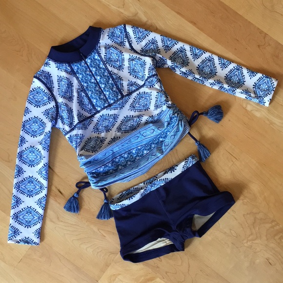 CABANA LIFE | Girls Batik 2-Piece Long Sleeve Rashguard Set - Picture 3 of 15